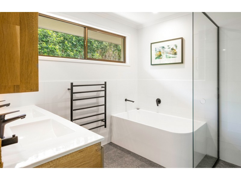 10 Woggoon Terrace, Ocean Shores NSW 2483