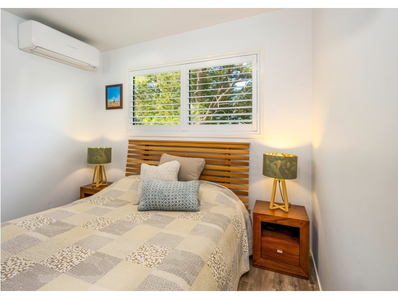 10 Woggoon Terrace, Ocean Shores NSW 2483