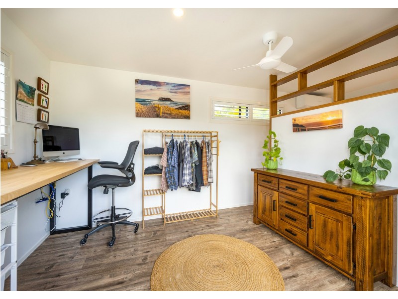 10 Woggoon Terrace, Ocean Shores NSW 2483