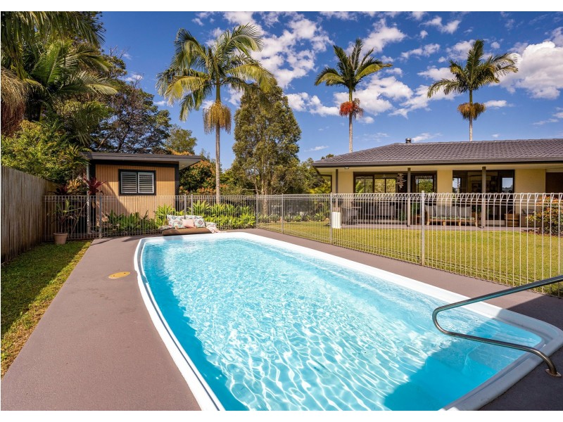 10 Woggoon Terrace, Ocean Shores NSW 2483