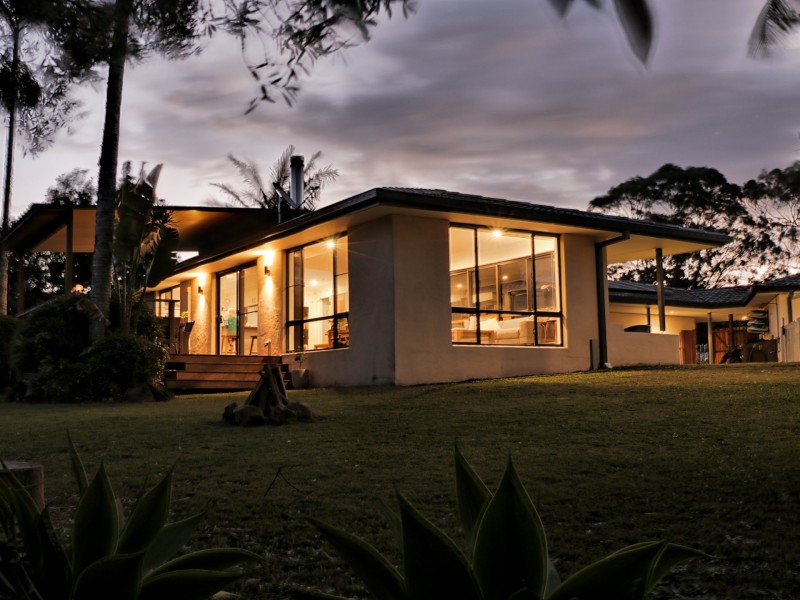 10 Woggoon Terrace, Ocean Shores NSW 2483