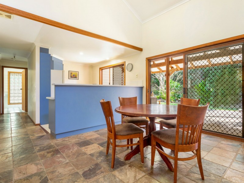 5 Gira Place, Ocean Shores NSW 2483