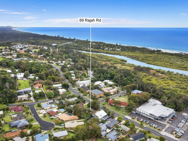 69 Rajah Rd, Ocean Shores NSW 2483