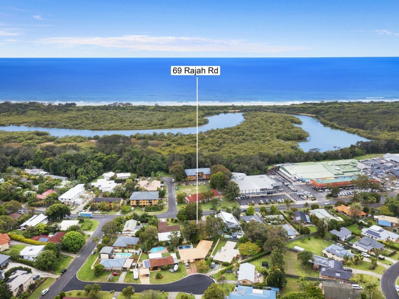 69 Rajah Rd, Ocean Shores NSW 2483