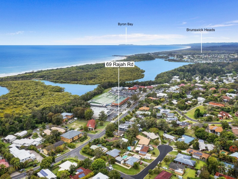 69 Rajah Rd, Ocean Shores NSW 2483