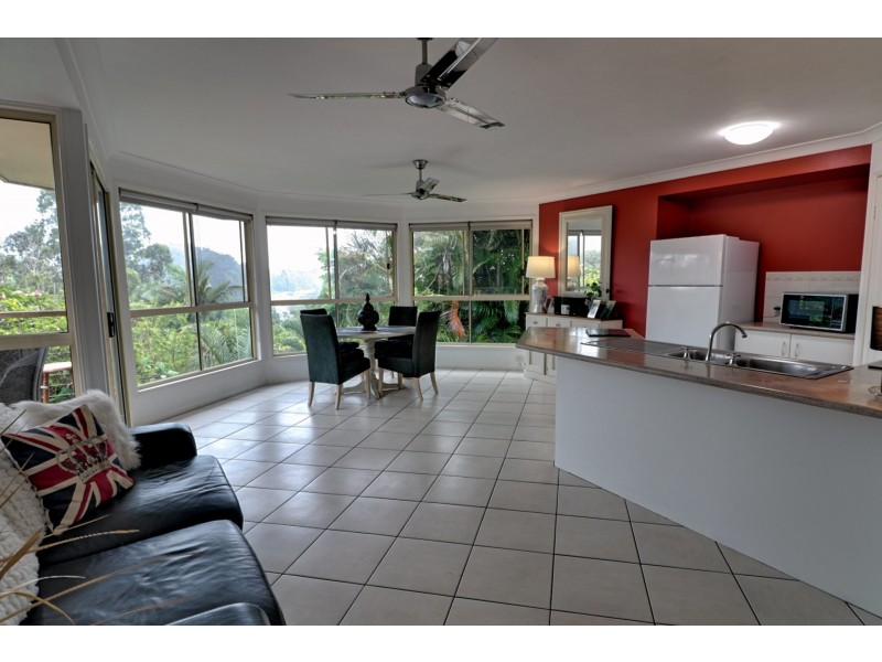 35 Yamble Drive, Ocean Shores NSW 2483