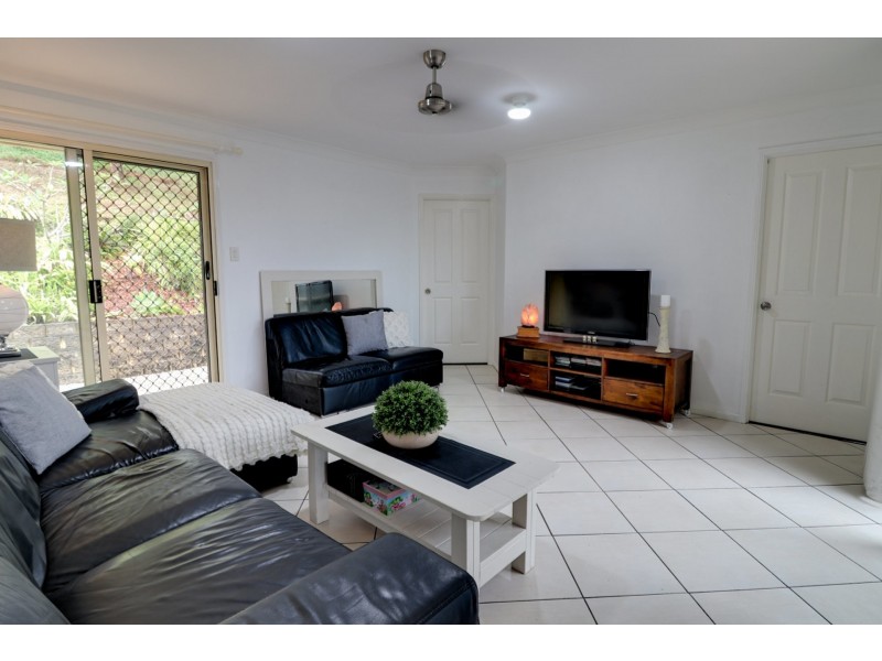 35 Yamble Drive, Ocean Shores NSW 2483