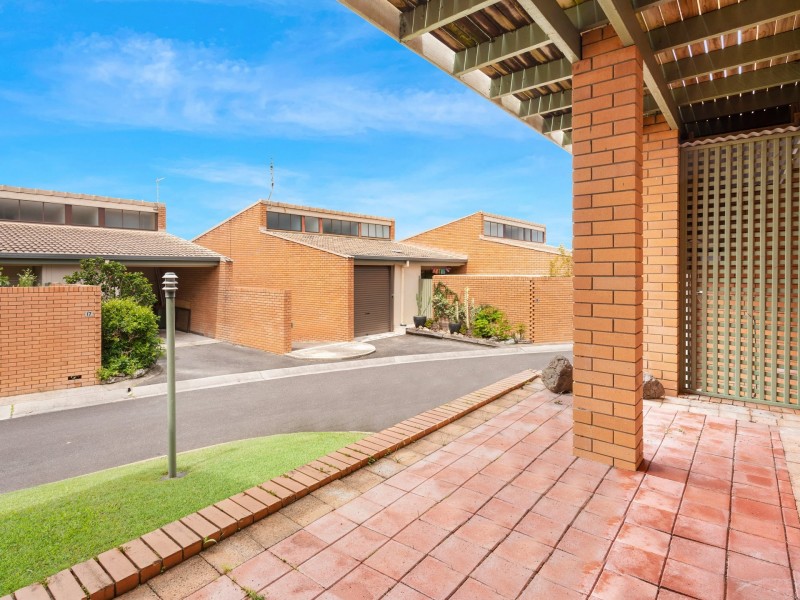 8/2 Langi Place, Ocean Shores NSW 2483