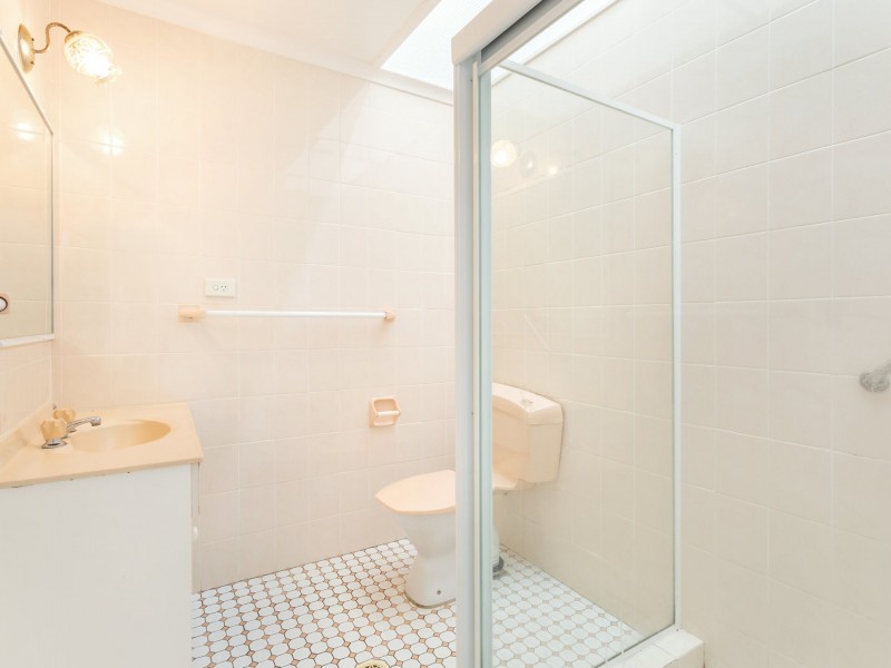 8/2 Langi Place, Ocean Shores NSW 2483