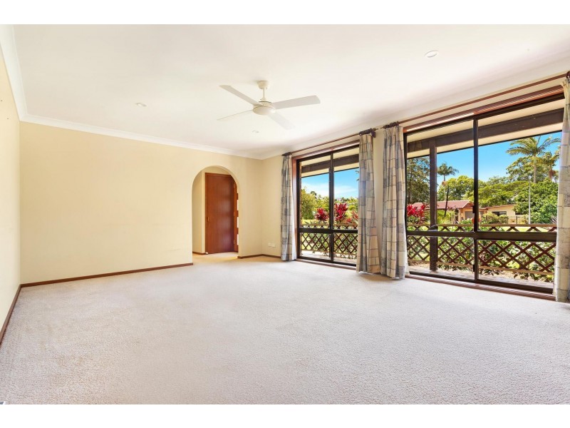 40 Kolora Way, Ocean Shores NSW 2483