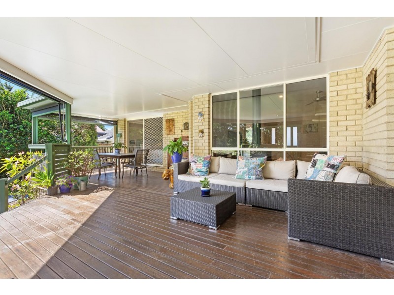 14 Terrara Court, Ocean Shores NSW 2483