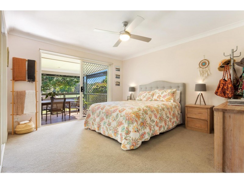 14 Terrara Court, Ocean Shores NSW 2483