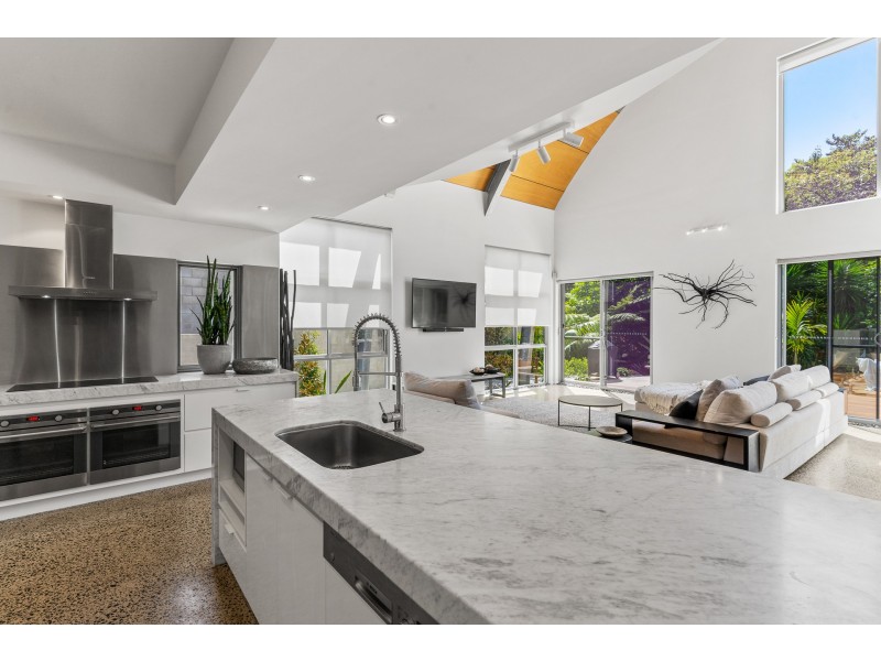 16 Mia Court, Ocean Shores NSW 2483