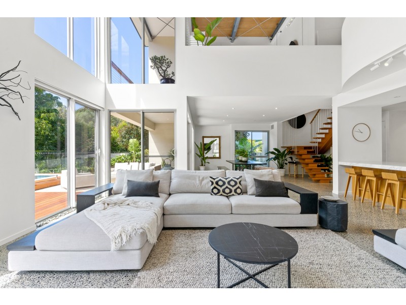 16 Mia Court, Ocean Shores NSW 2483