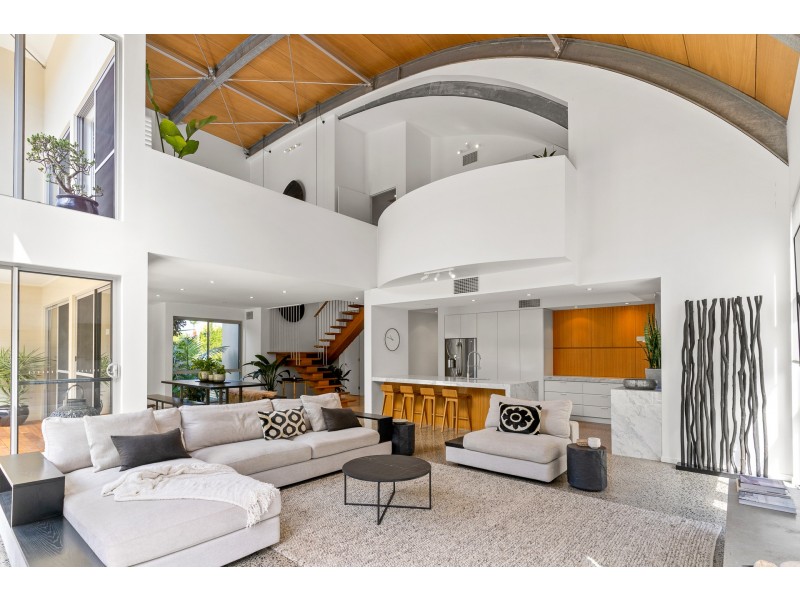 16 Mia Court, Ocean Shores NSW 2483