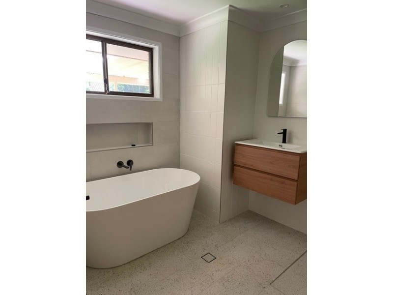 7 Natan Court, Ocean Shores NSW 2483