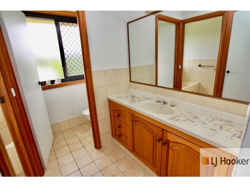 42 Yamble Drive, Ocean Shores NSW 2483