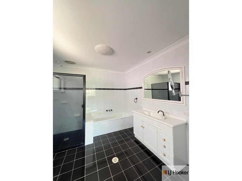 10 Terarra Court, Ocean Shores NSW 2483