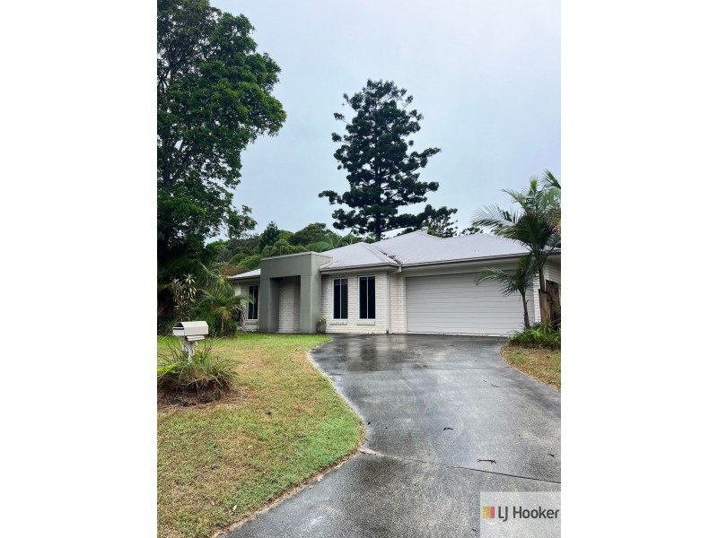 9 Miram Place, Ocean Shores NSW 2483