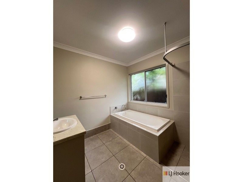 9 Miram Place, Ocean Shores NSW 2483