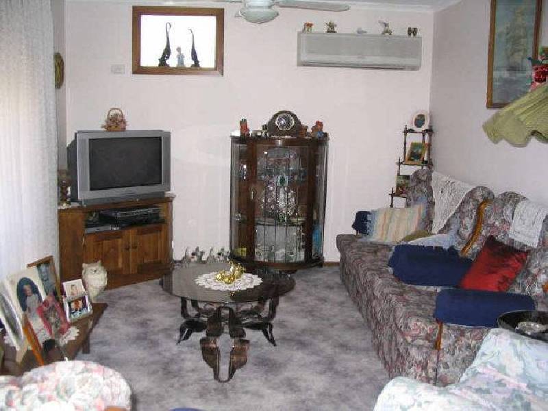 6 Young Ave, Port Vincent SA 5581