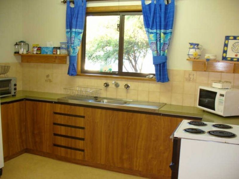 11 Baker Avenue, Port Vincent SA 5581