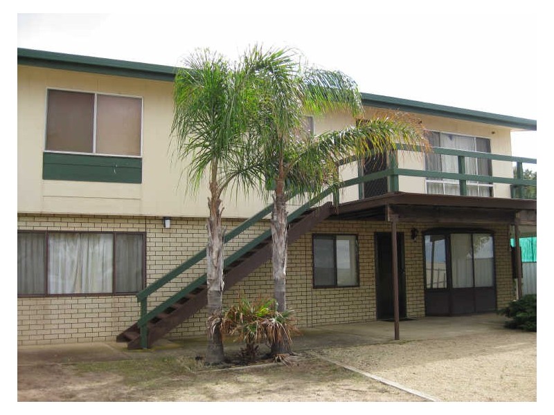 18 Esplanade, Port Vincent SA 5581