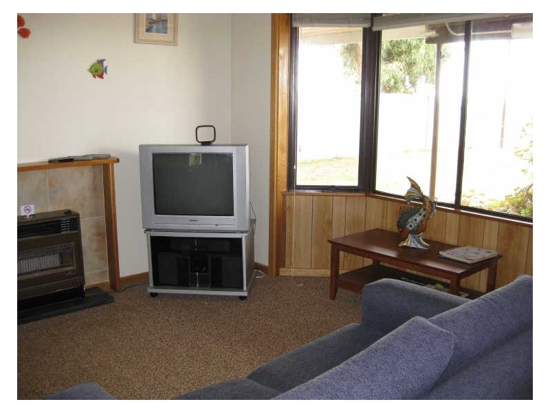 18 Esplanade, Port Vincent SA 5581