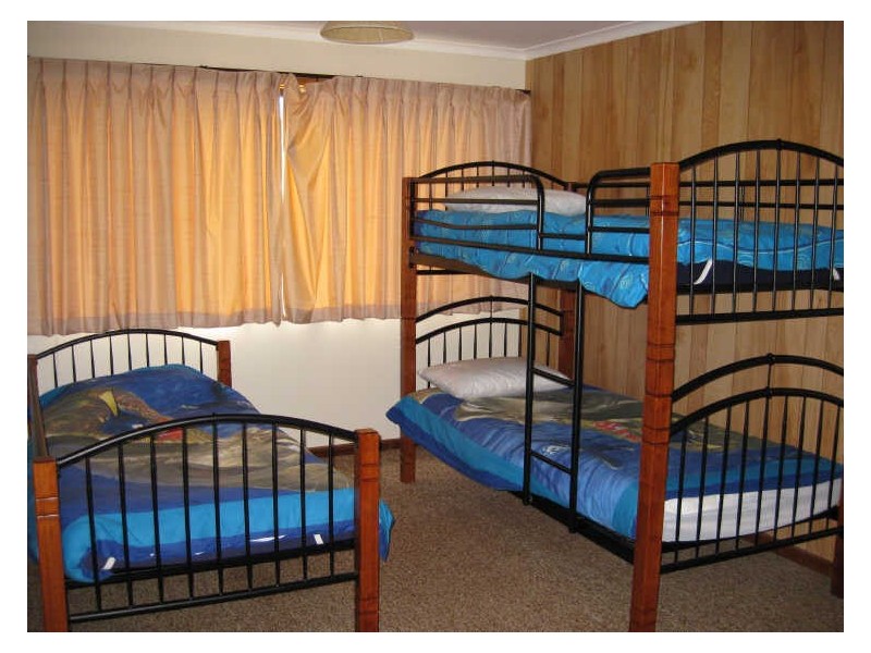 18 Esplanade, Port Vincent SA 5581