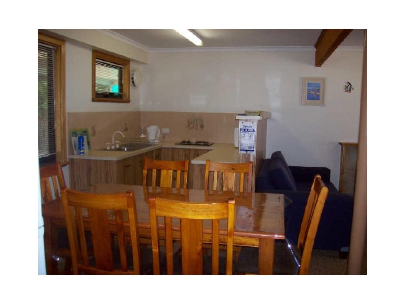 18 Esplanade, Port Vincent SA 5581