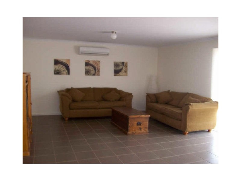 1 Stormbird Street, Port Vincent SA 5581