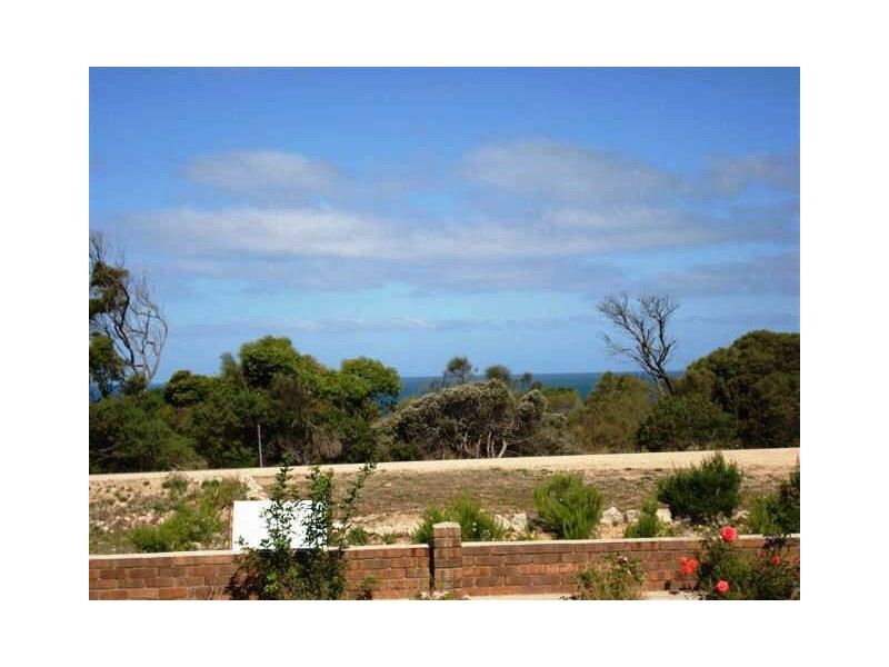 5 Esplanade, Wool Bay SA 5575