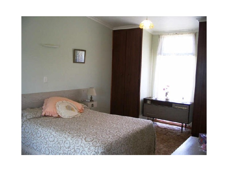 11 Young Avenue, Port Vincent SA 5581