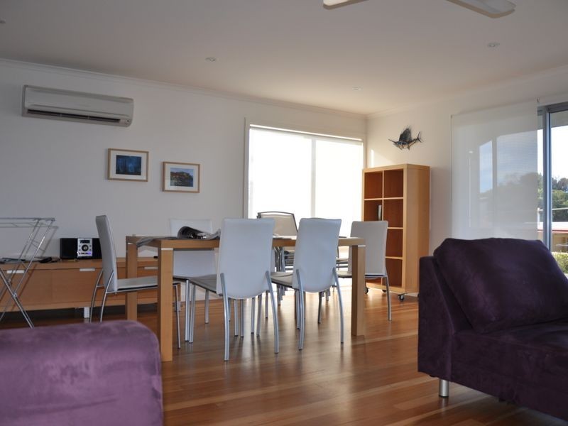 12 Young Avenue, Port Vincent SA 5581