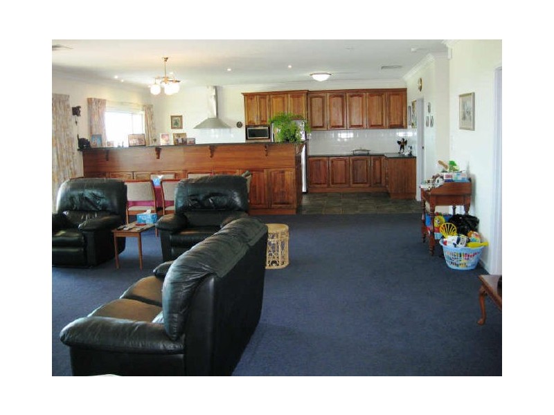 11 Moorara Way, Port Julia SA 5575