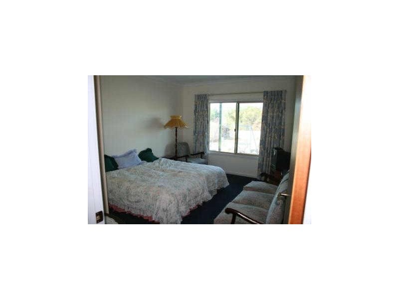 11 Moorara Way, Port Julia SA 5575