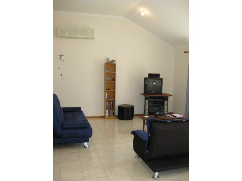 Unit 2/17 Cameron St, Port Vincent SA 5581