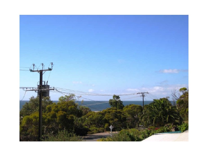 9 Young Avenue, Port Vincent SA 5581