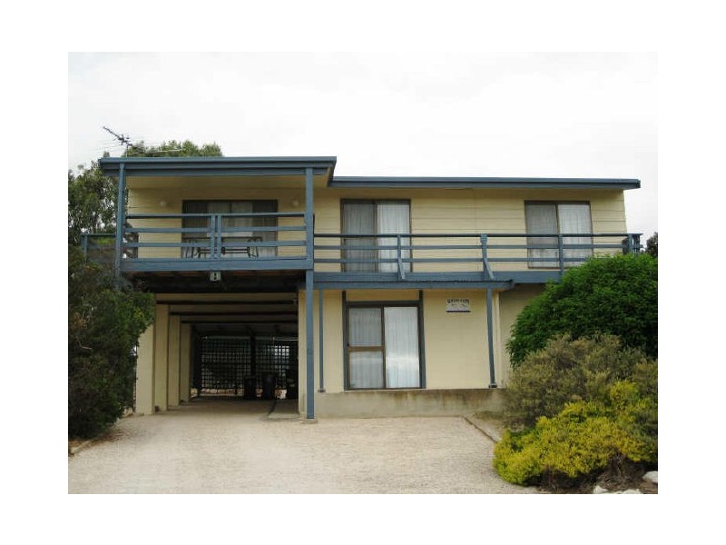 9 Young Avenue, Port Vincent SA 5581