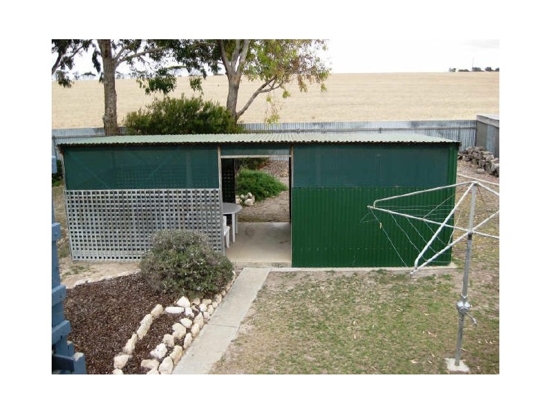 9 Young Avenue, Port Vincent SA 5581