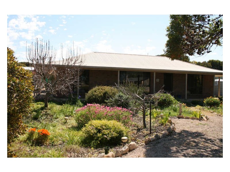 11 Giles St West, Coobowie SA 5583