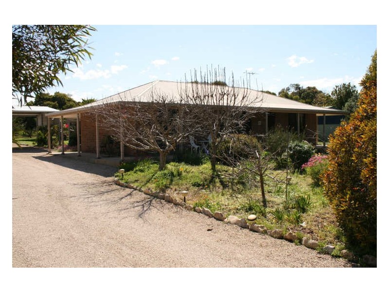 11 Giles St West, Coobowie SA 5583