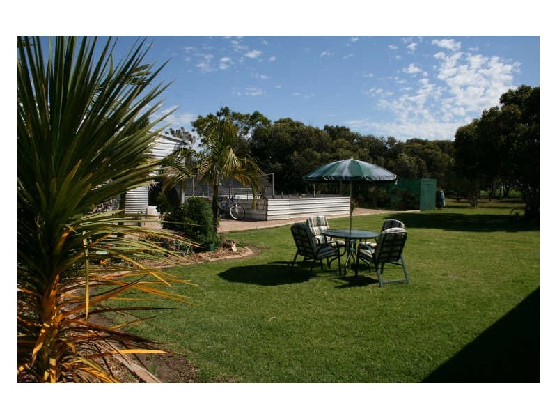 11 Giles St West, Coobowie SA 5583