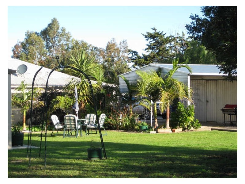 11 Giles St West, Coobowie SA 5583