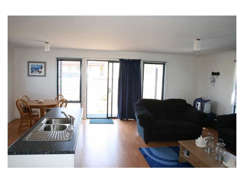 6 Hawk Road, Port Vincent SA 5581