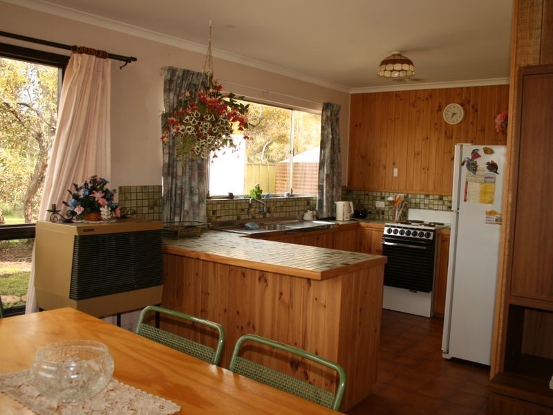 2 Adonis Court, Port Julia SA 5575