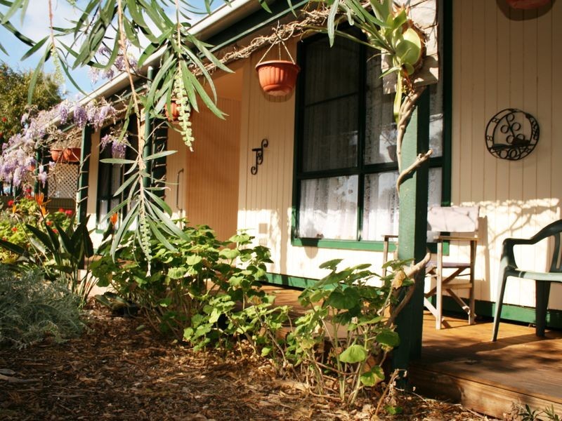 9 Baker Avenue, Port Vincent SA 5581