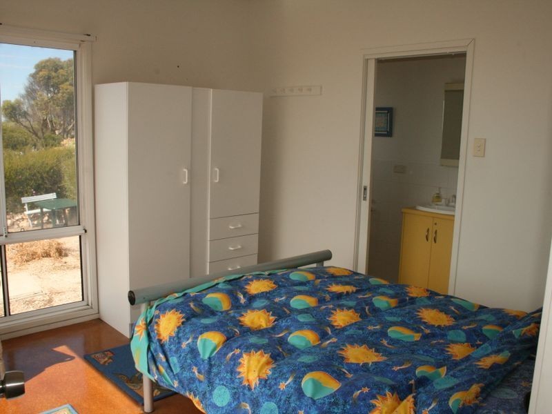 42 Esplanade, Port Vincent SA 5581