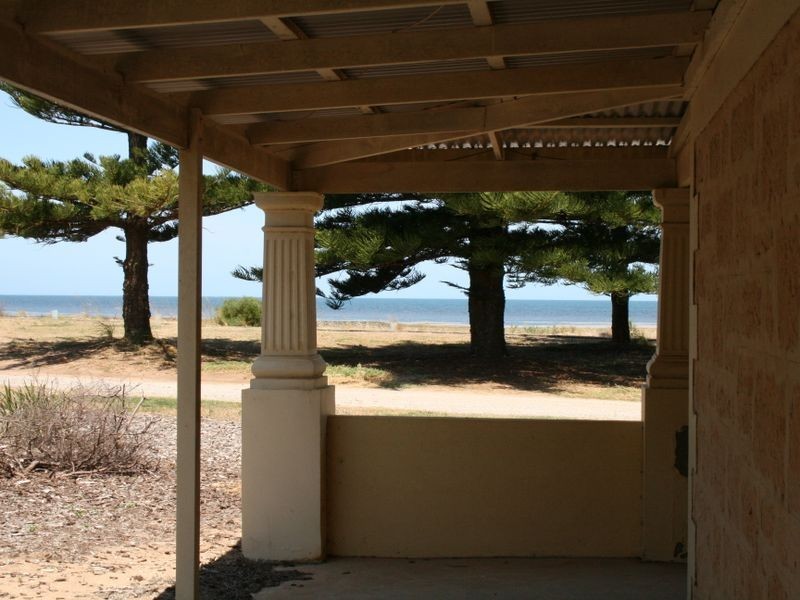 9 Minlacowie Road, Port Vincent SA 5581
