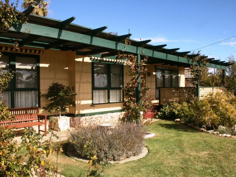 5 Buttfield Ave, Port Vincent SA 5581